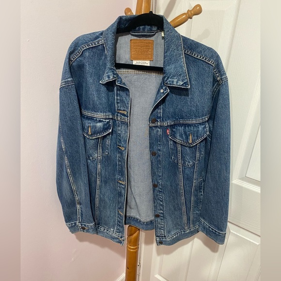 Levi's Jackets & Blazers - NWOT Levi’s Jean Jacket